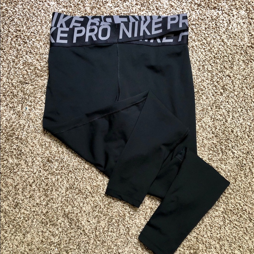 Nike Women’s 7/8 Intertwist Tights